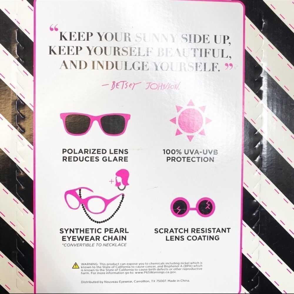 Betsey Johnson XOX Polarized Sunglasses and Accessories Set - Picture 14 of 16